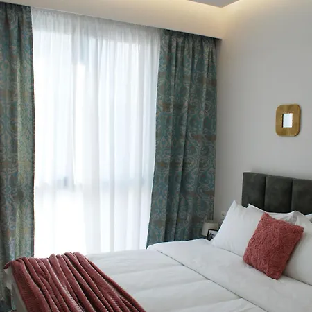Lindi's 8 5 Tirana