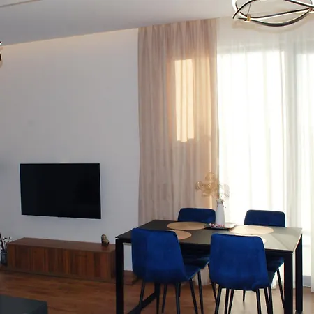 Lindi's 8 5 Apartment